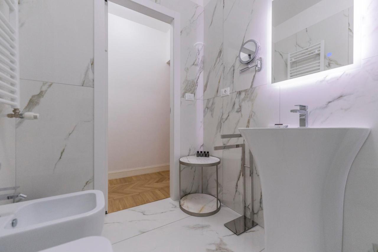 Aldrovandi Luxury Suites And Apartment Bologna Exterior photo